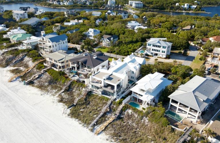 Mansions on the shores of seaside